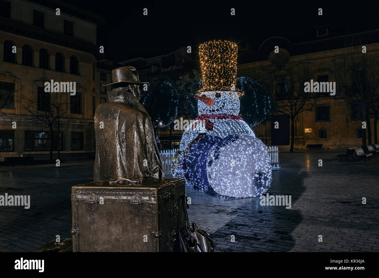 Städtische Skulptur bekannt als Die Rückkehr von Williams B. Arrensberg, in der Plaza Porlier, in der Stadt Oviedo, Asturien, Spanien, Stockfoto