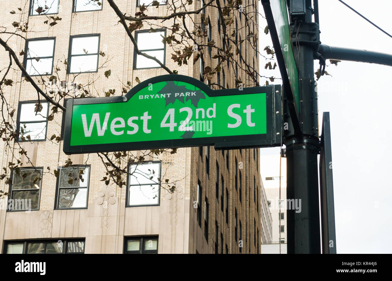 Ein West 42nd Street Sign am Bryant Park in New York City Stockfoto