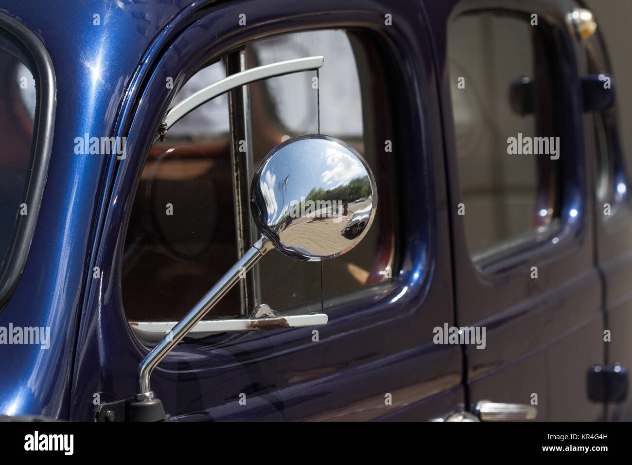 Nahaufnahme der Spiegel von einem alten Auto Stockfoto