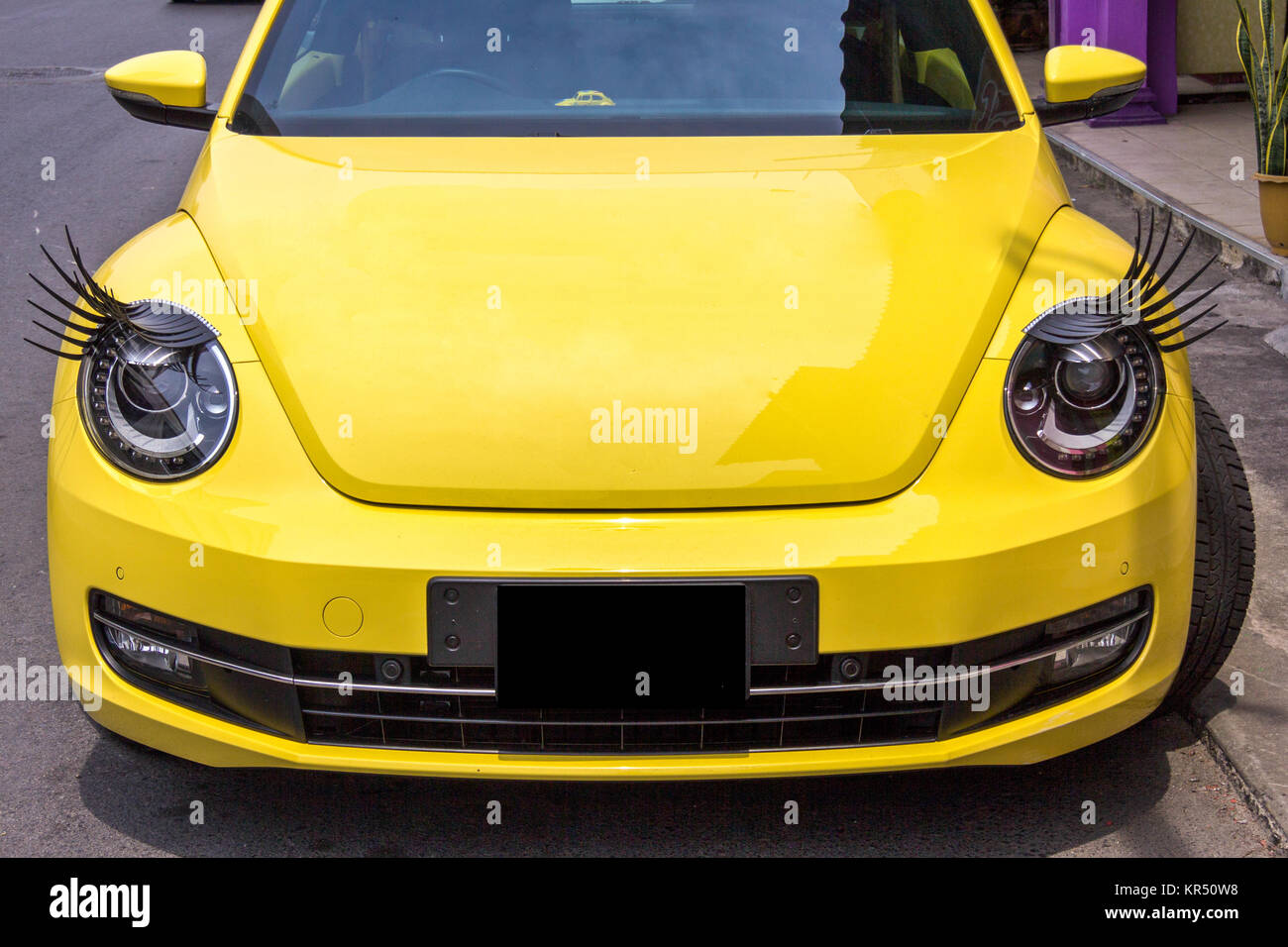 Auto Scheinwerfer Wimpern auf Volkswagen Beetle Auto Stockfotografie - Alamy
