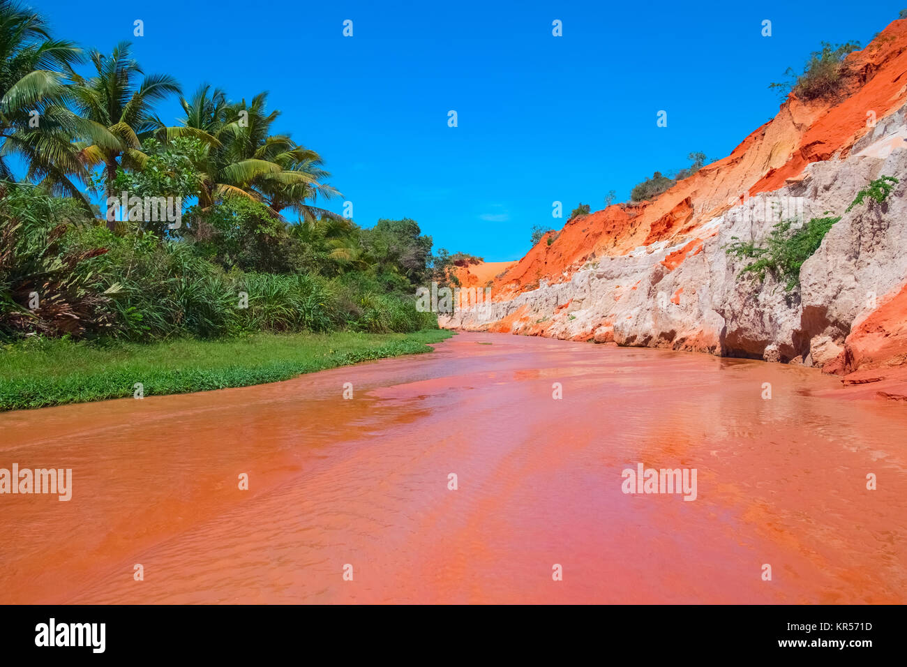 Red River und Sanddünen Stockfoto