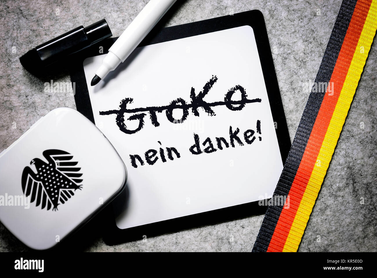 Schreiben Board mit dem Etikett Groko und kein Dank, Opposition gegen die große Koalition, Schreibtafel mit der Aufschrift Groko und nein danke, Widers Stockfoto