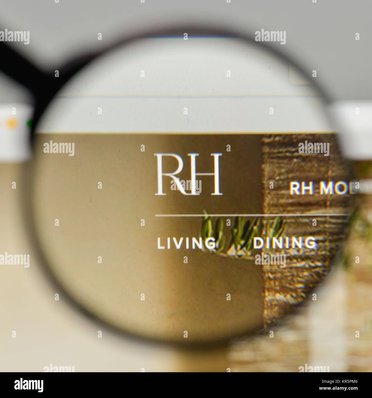 Mailand, Italien - 1. November 2017: RH-Logo auf der Homepage. Stockfoto