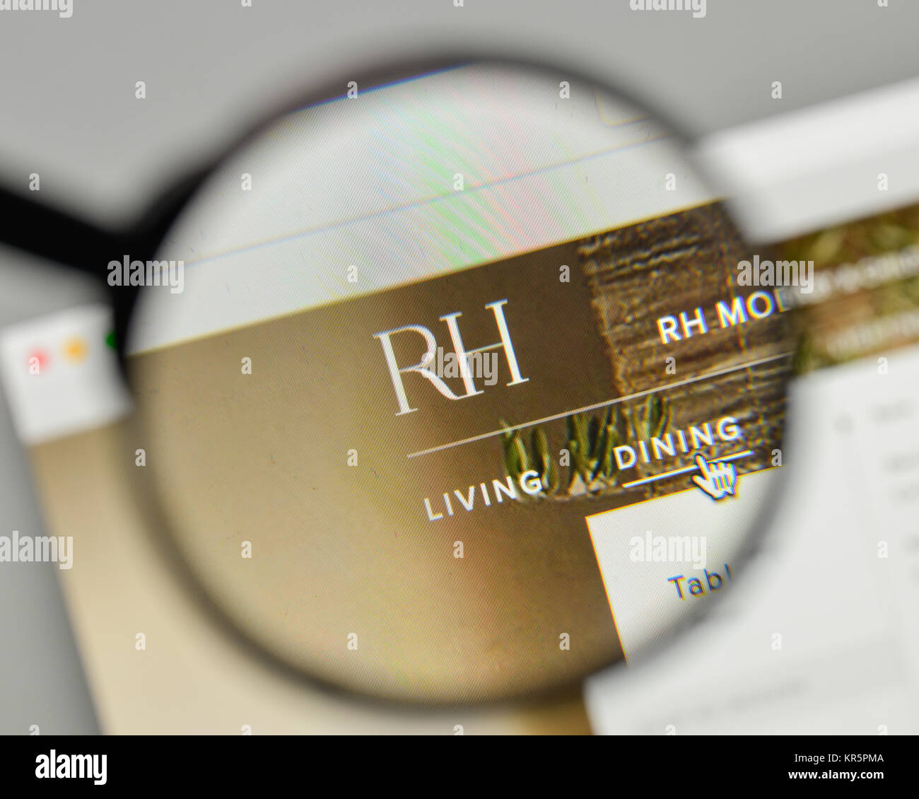 Mailand, Italien - 1. November 2017: RH-Logo auf der Homepage. Stockfoto