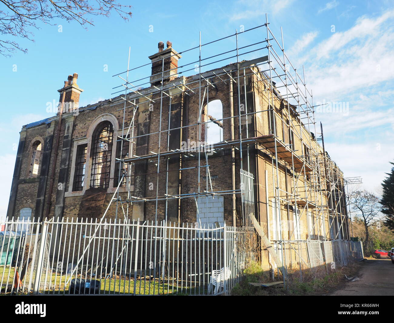 Sheerness, Kent, Großbritannien. 19 Dez, 2017. Sheerness Dockyard Kirche Vertrauen (Vorsitzende wird Palin Sohn von Michael Palin) hat Hugh Broughton Architekten auf die Restaurierung, die darauf abzielt, die Grad II * denkmalgeschützte Gebäude am Eingang der ehemaligen Königlichen Werft auf der Insel Sheppey zu verwandeln, im Jahr 2001 durch einen Brand schwer beschädigt. Dies ist eine wegweisende £ 4,75 m Heritage Lottery Fund Projekt (zusätzliche Mittel aus historischen England). Das Gebäude ist ein architektonisches Meisterwerk und eines der wichtigsten Gebäude in Gefahr in den Südosten. Credit: James Bell/Alamy leben Nachrichten Stockfoto