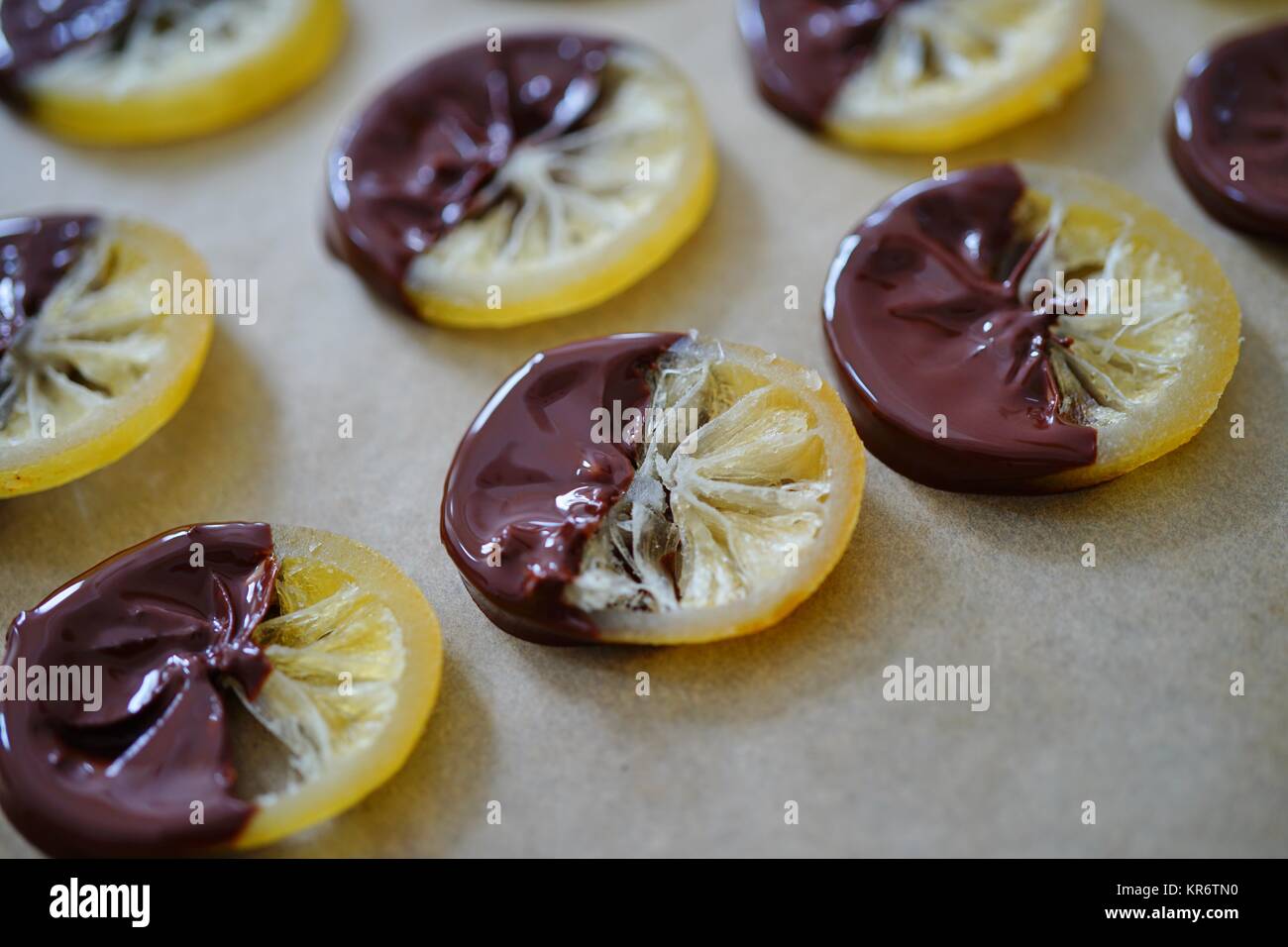 Kandierte zitrone -Fotos und -Bildmaterial in hoher Auflösung – Alamy Kandierte zitrone -Fotos und -Bildmaterial in hoher Auflösung – Alamy