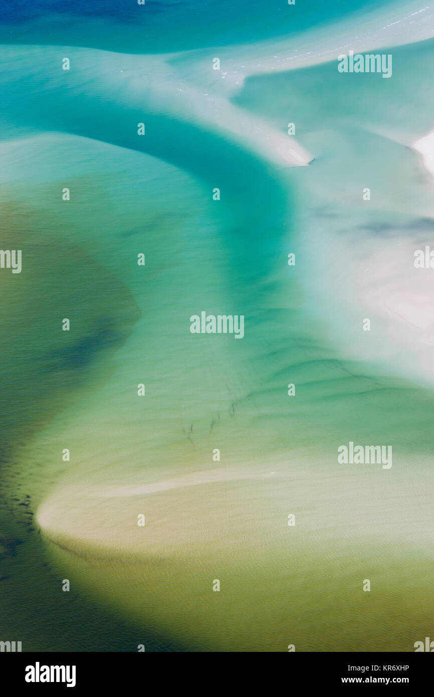 Luftaufnahme der Binnengewässer und des Meeres auf der Insel im Pazifischen Ozean. Stockfoto