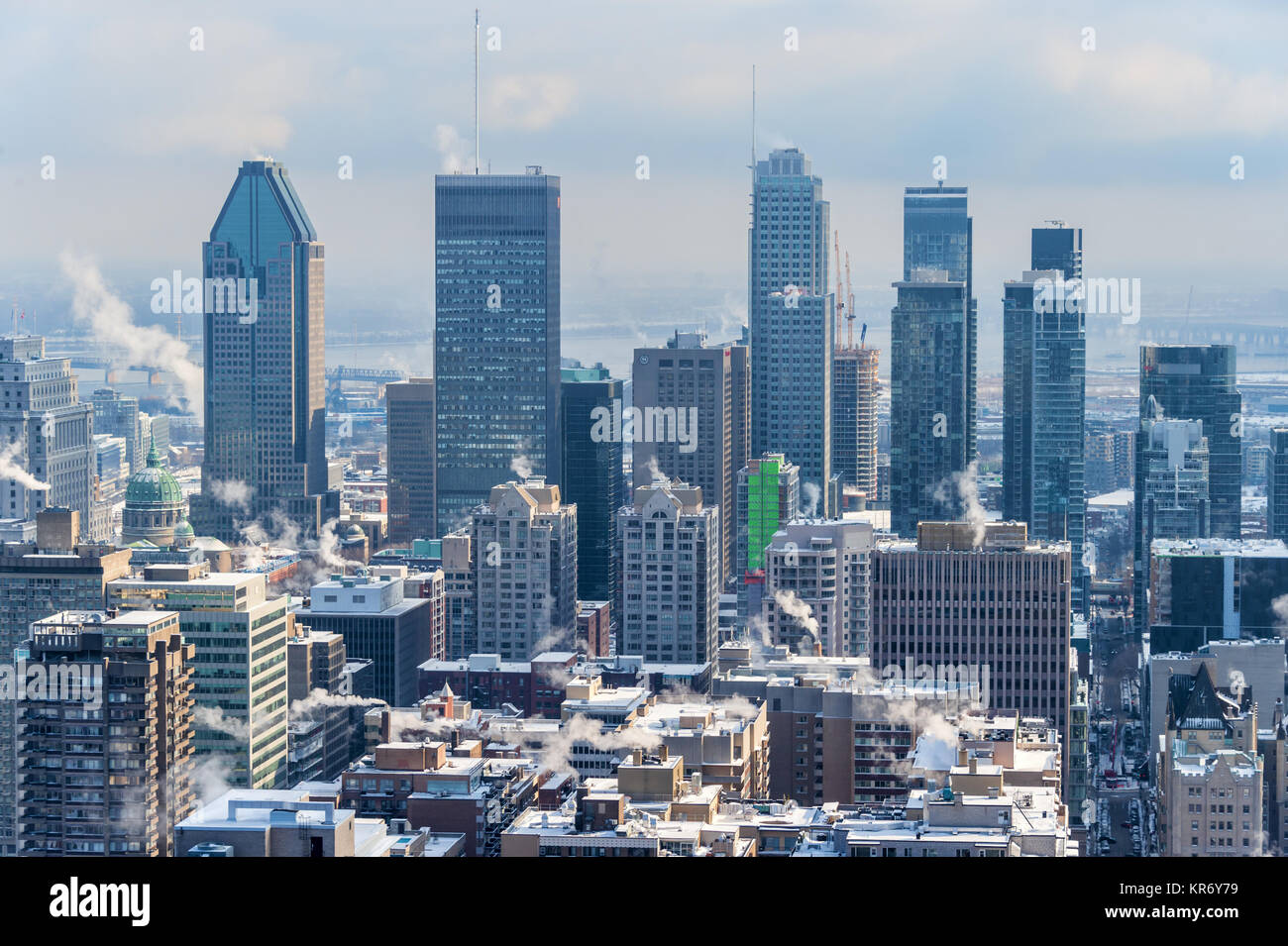 Montreal, CA - 17. Dezember 2017: Skyline von Montreal aus Kondiaronk Belvedere Stockfoto