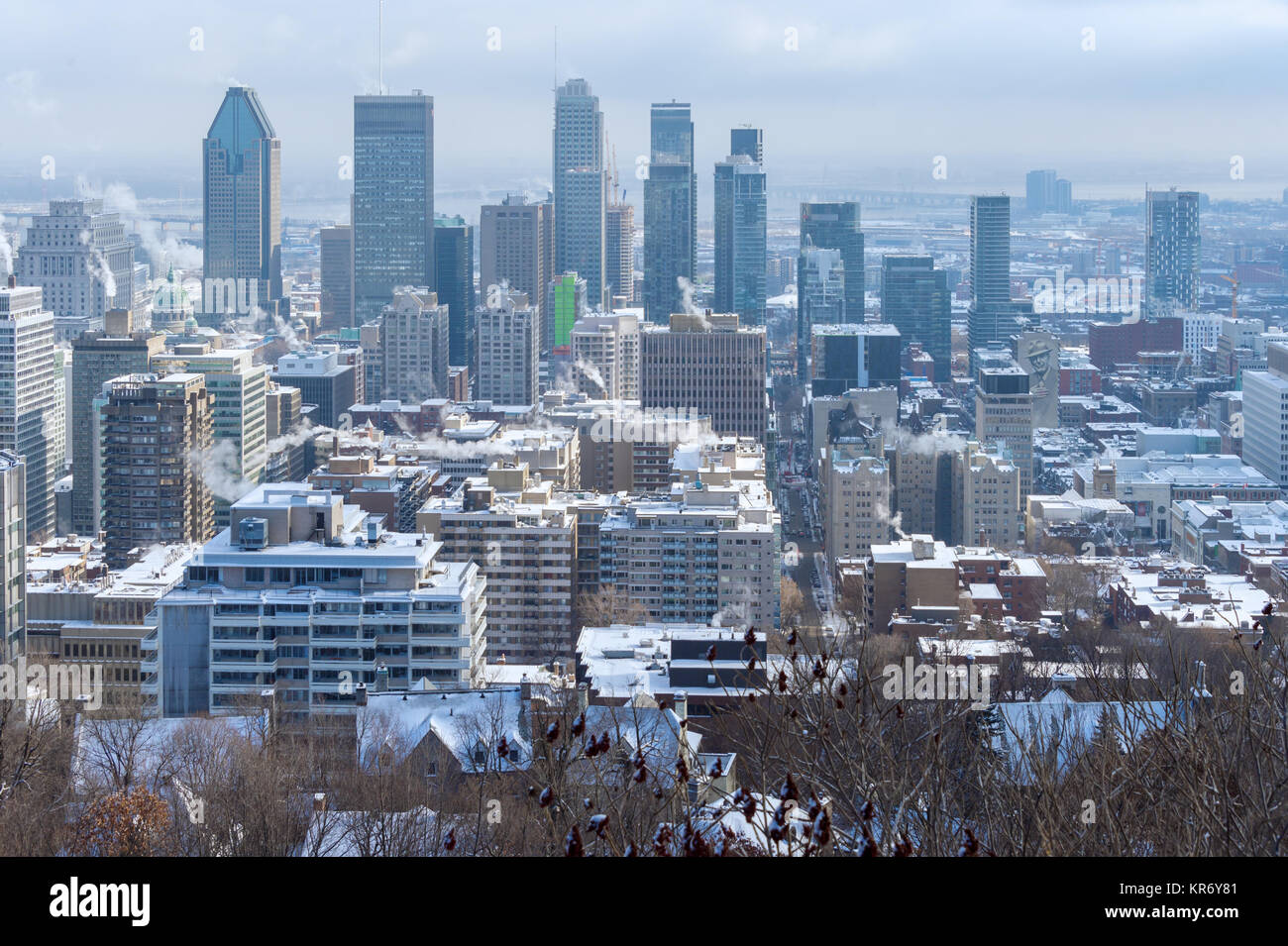 Montreal, CA - 17. Dezember 2017: Skyline von Montreal aus Kondiaronk Belvedere Stockfoto