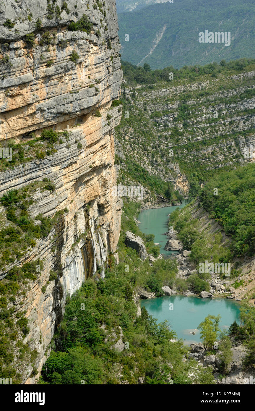 Klippen und Felsen Pools im Fluss Verdon und Verdon Schlucht, Alpes-de-Haute-Provence, Provence, Frankreich Stockfoto