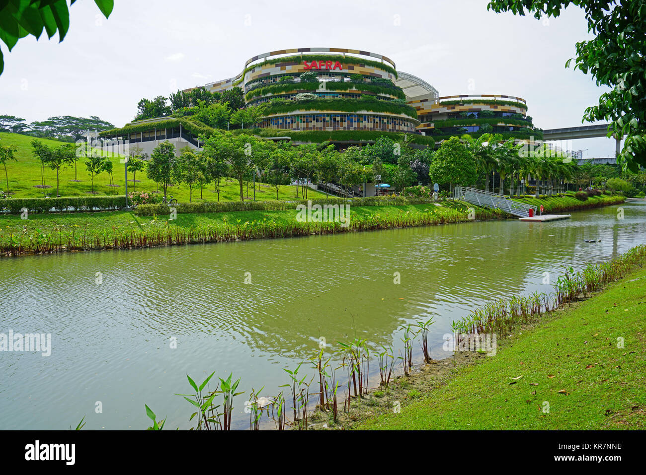 Ansicht der Punggol Wasserstraße Park entlang Sentul Crescent Road in Singapur Stockfoto