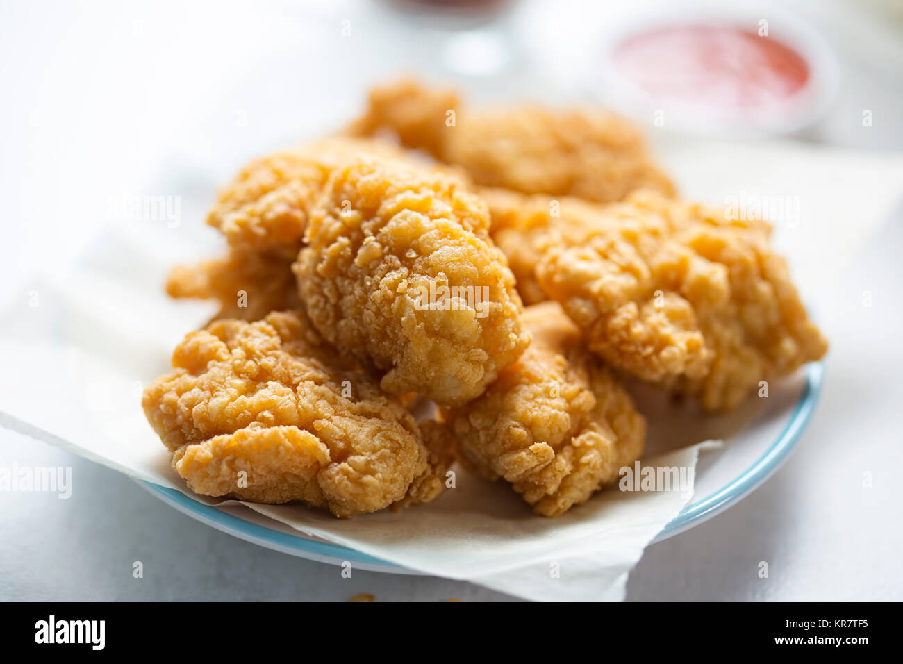 Chicken Chunks mit Teig, Sweet Chili dip Stockfoto