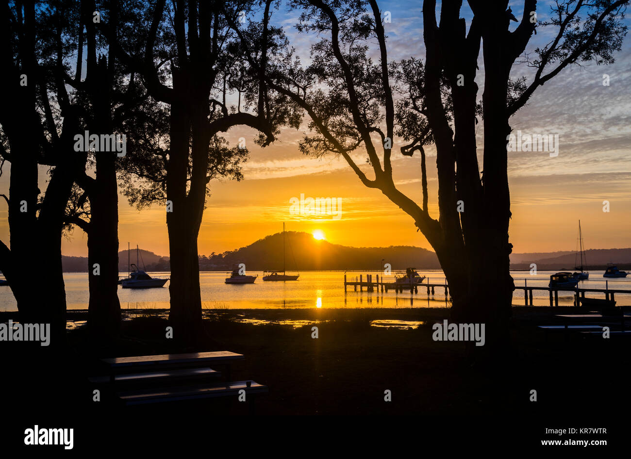 Australien, New South Wales, Central Coast, Brisbane Wasser, Cooch Park, Koolewang, Sonnenaufgang über Mount Pleasant Brisbane Wasser Stockfoto