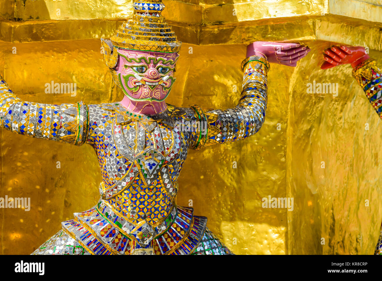 Thai riesige Statue im Tempel in Bangkok, Thailand. Stockfoto