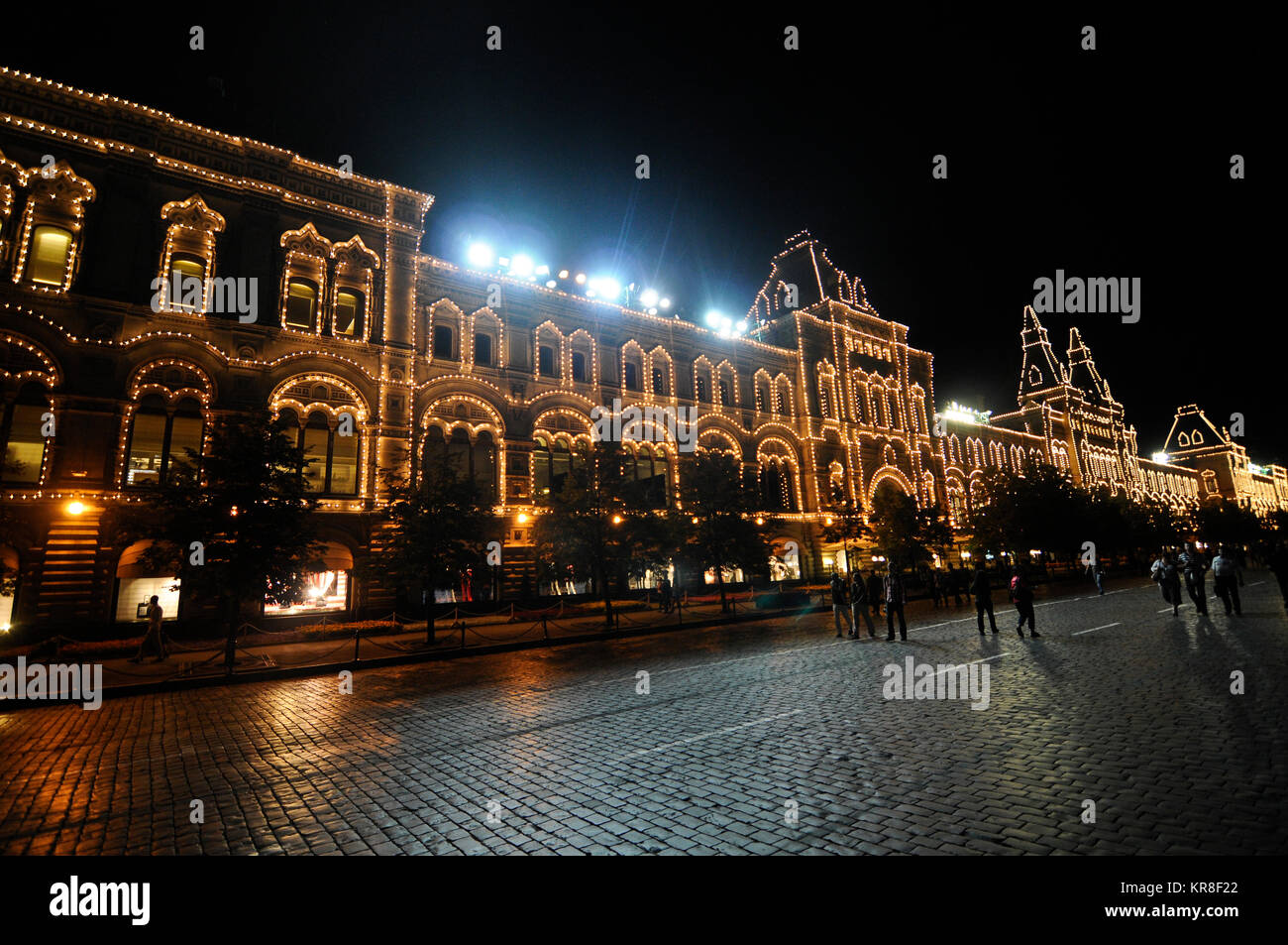 Roter Platz, Gum Einkaufszentrum bei Nacht, Moskau, Russland Stockfoto
