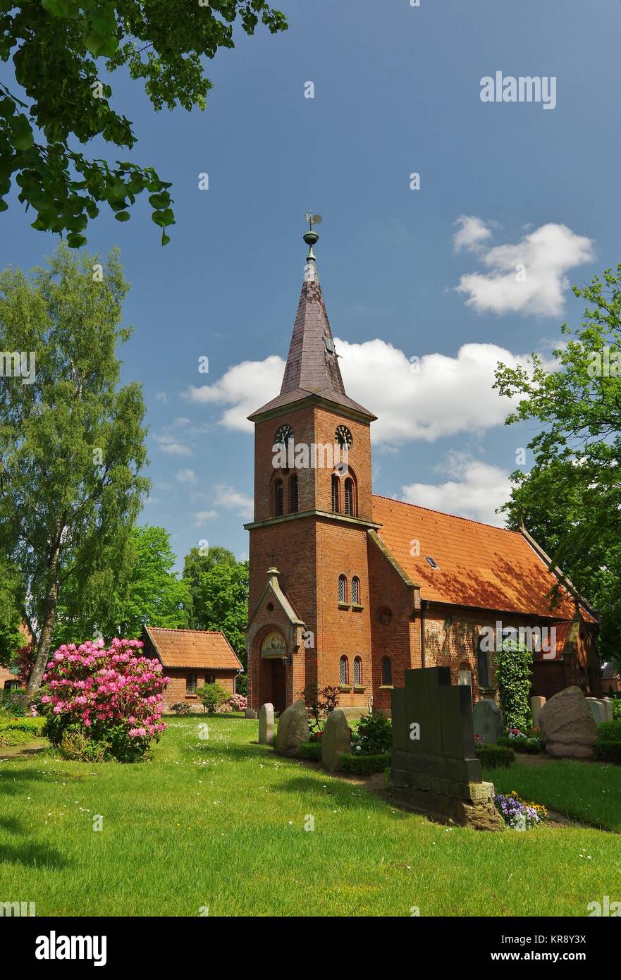 Die Kirche St. Lorenz in Schmilau, Herzogtum Lauenburg, Schleswig-Holstein Stockfoto