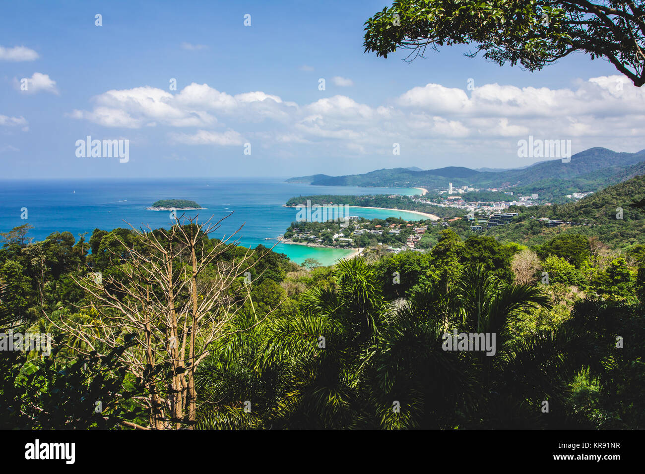 Landschaft von Phuket View Point, einem der Wahrzeichen in Phuket im Süden von Thailand Stockfoto