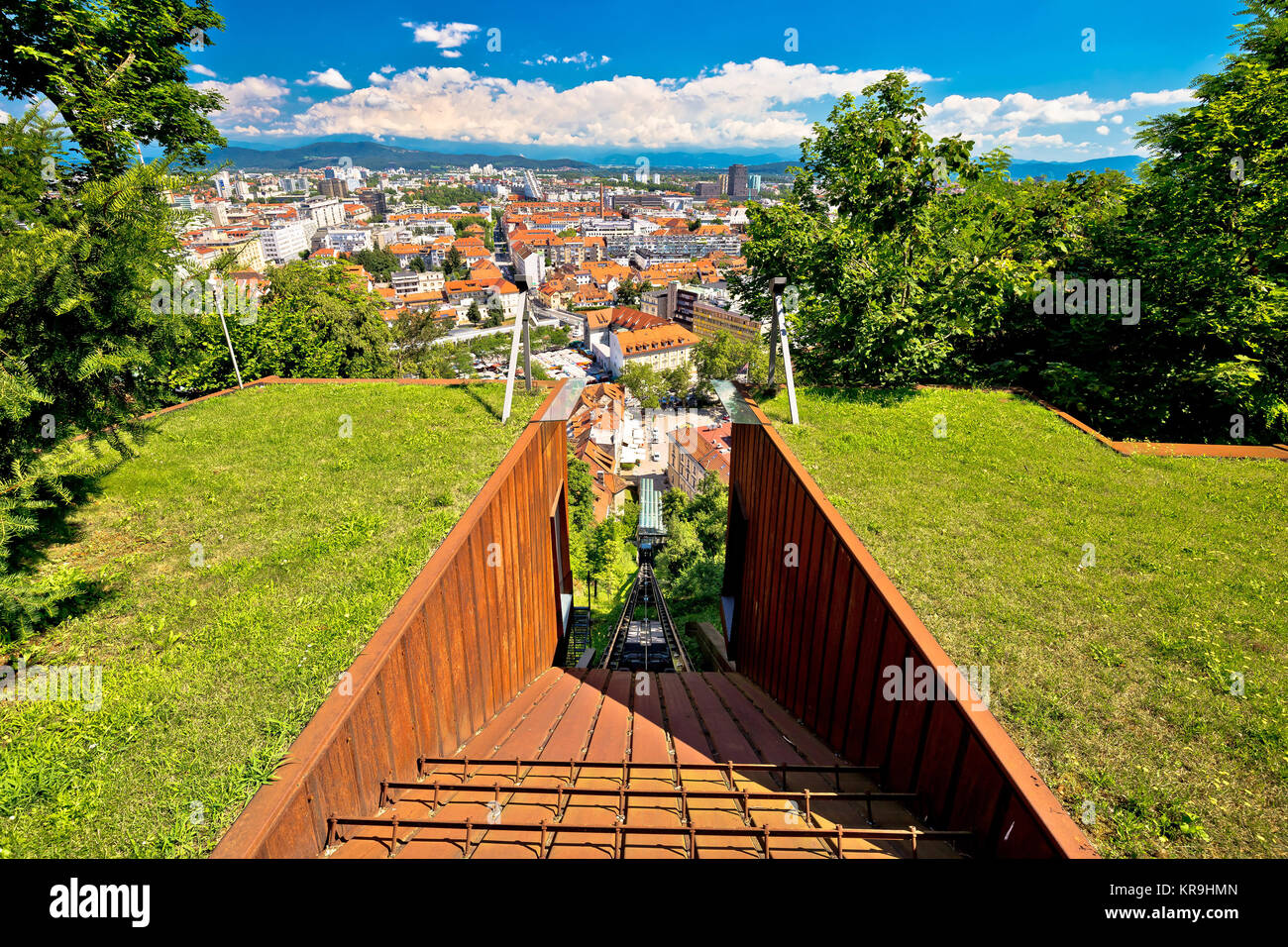 Seilbahn von Ljubljana und Stadt Luftaufnahme Stockfoto