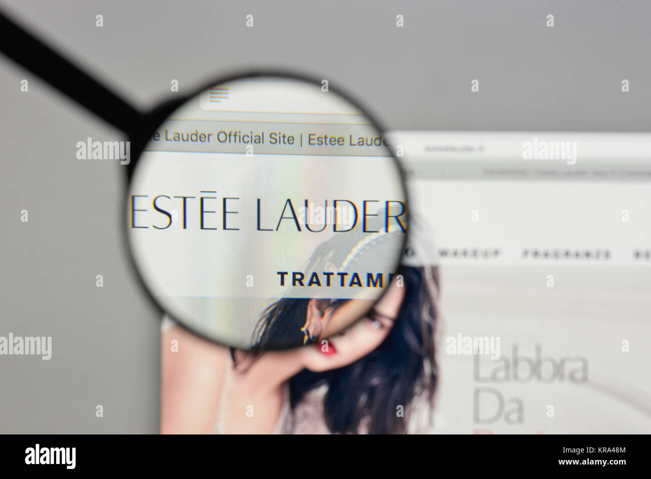 Mailand, Italien - 10 August 2017: Estee Lauder Logo auf der Homepage. Stockfoto