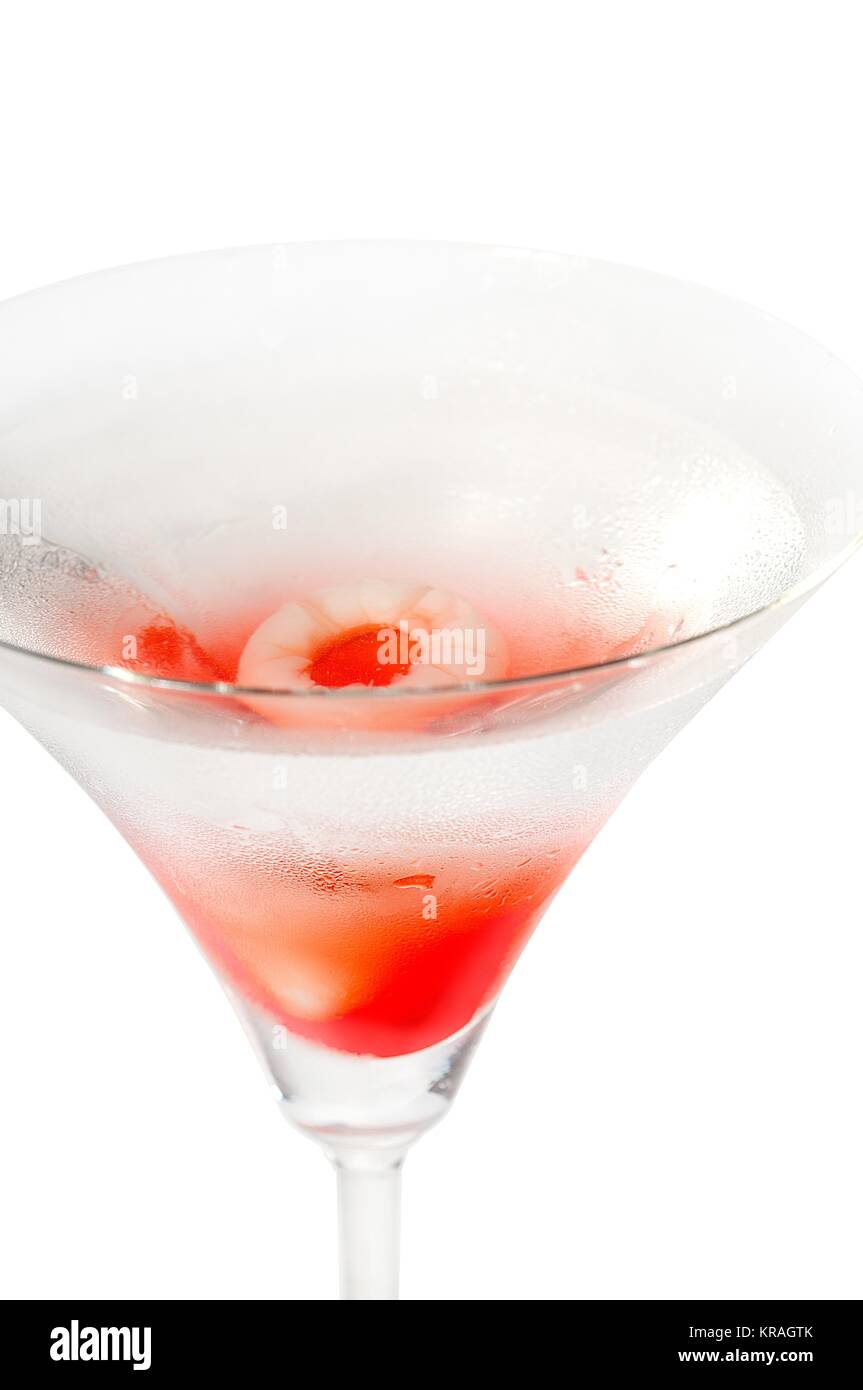 Lychee Martini Cocktail auf weißem Hintergrund Stockfoto