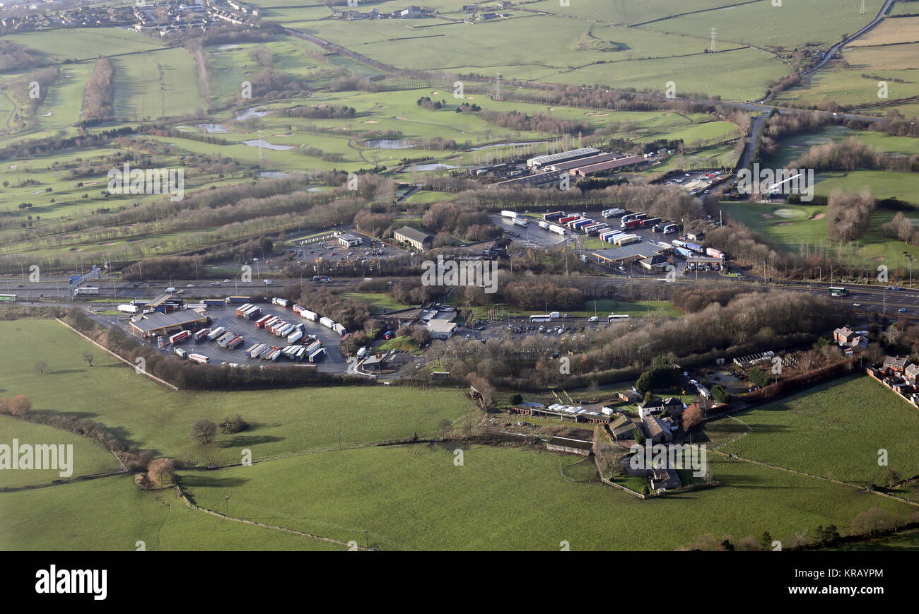 Luftaufnahme von Hartshead Moor Services Welcome Break services auf M62, West Yorkshire, UK Stockfoto
