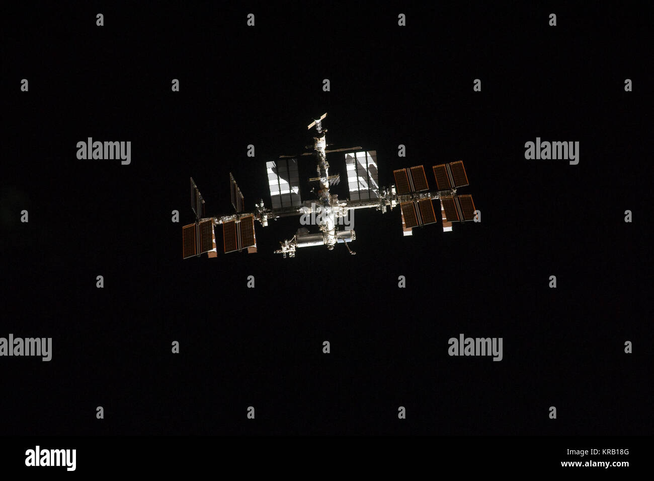 ISS von STS-135 Space Shuttle Atlantis gesehen Stockfoto