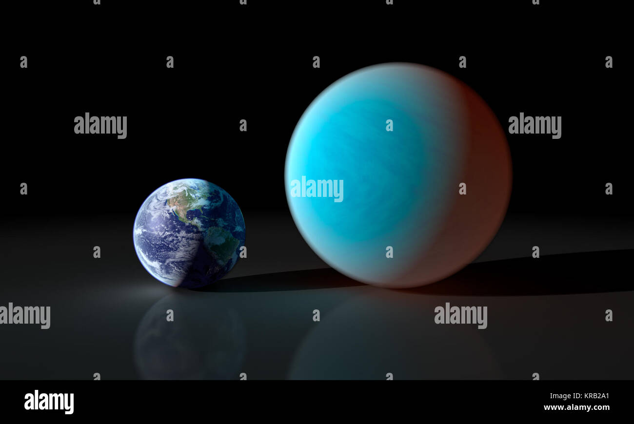 Dieses Konzept Künstler Kontraste unsere vertraute Erde mit den besonders seltsame Planet um 55 Cancri e bekannt. Während es nur etwa doppelt so groß wie die Erde ist, die NASA-Weltraumteleskop Spitzer hat überraschend neue Details zu diesem überdimensionalen und überhitzten Welt gesammelt. Astronomen entdeckten 55 Cancri im Jahr 2004 e und die Fortsetzung der Untersuchung der exoplanet gezeigt hat, eine wirklich bizarre Platz zu sein. Die Welt dreht sich um die Sonne - wie Star in kürzester Zeit alle bekannten Exoplaneten nur 17 Stunden und 40 Minuten. (In anderen Worten, ein Jahr auf 55 Cancri e dauert weniger als 18 Hou Stockfoto