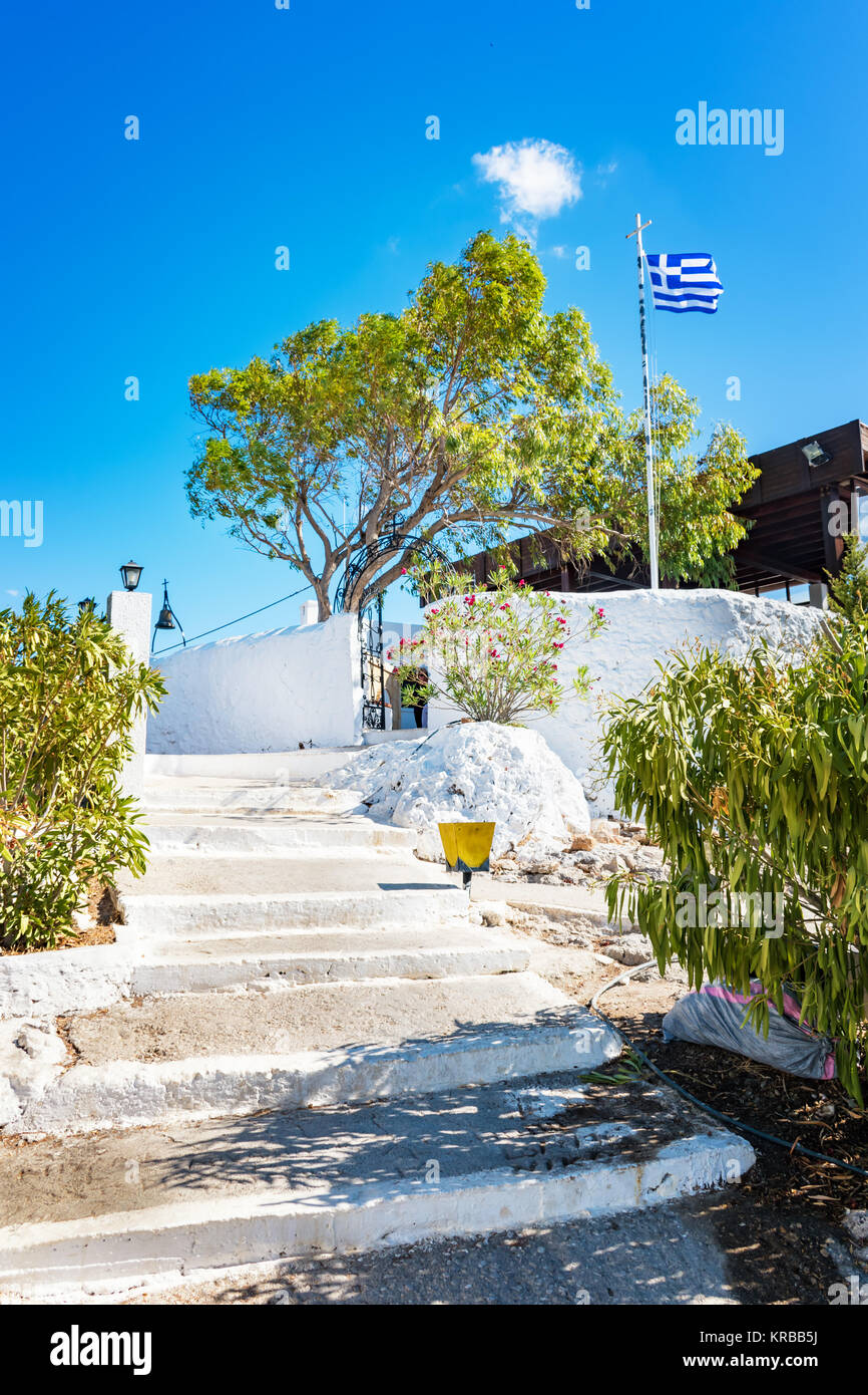Weiß lackierte Treppe zu Tsambika Kloster (Rhodos, Griechenland) Stockfoto