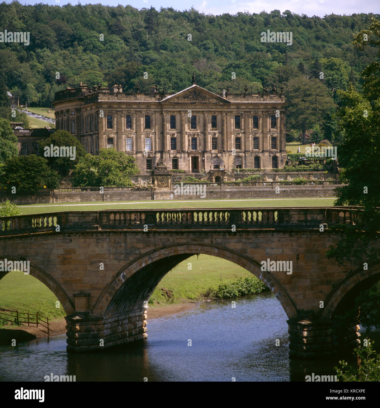 Das ursprüngliche Haus war das Werk von Bess von Hardwick und einige der Innenwände aus dem 16. Jahrhundert sind noch erhalten. Es wurde im klassischen Stil im 18. Jahrhundert wiederaufgebaut. Stockfoto