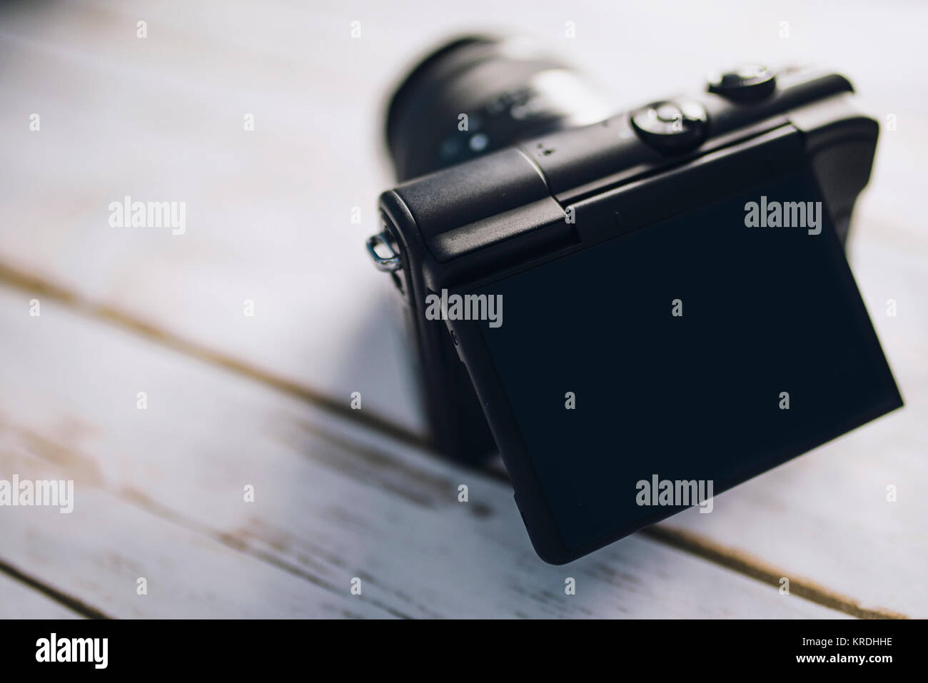 Spiegellosen Kamera mit Fokus auf Tilt-Bildschirm Stockfoto