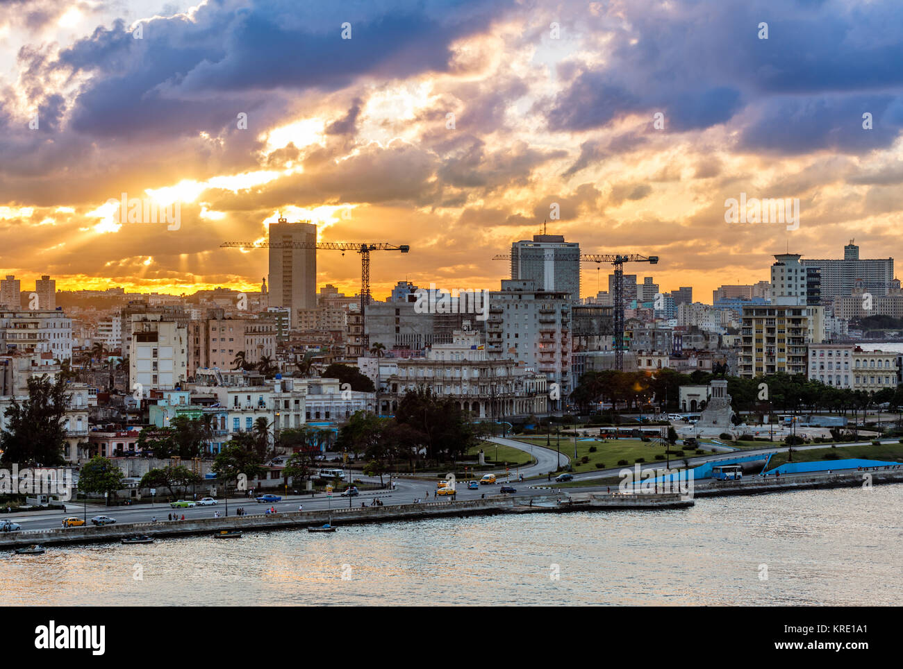 Sonnenuntergang Blick auf Altstadt, Havanna, Kuba Stockfoto