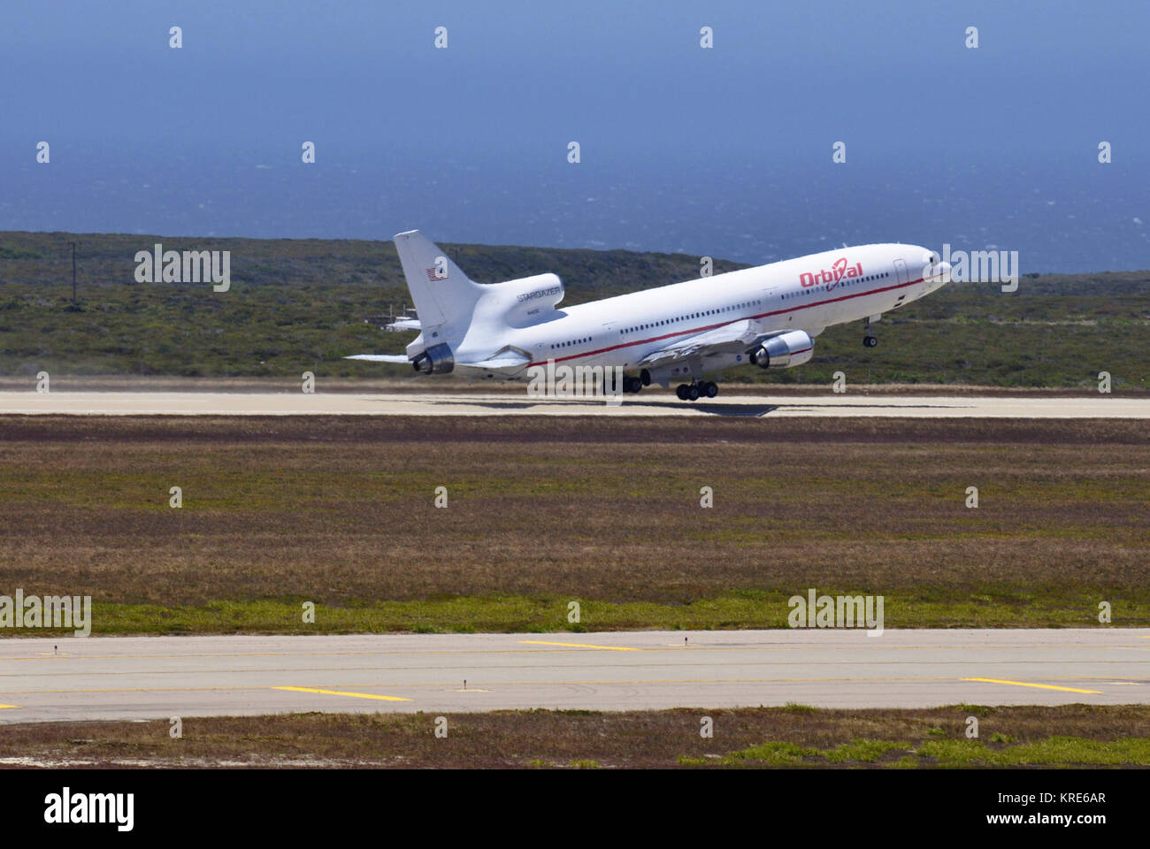 OSCs Lockheed L-1011 N 140 SC Start am Vandenberg AFB für seinen Flug nach Kwajalein Stockfoto