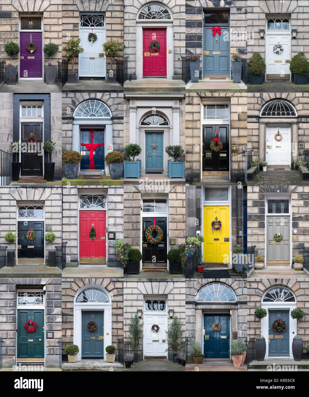 Collage von vielen Häusern mit Türen dekoriert mit Kränzen zu Weihnachten in der Neustadt von Edinburgh , Schottland, Vereinigtes Königreich Stockfoto