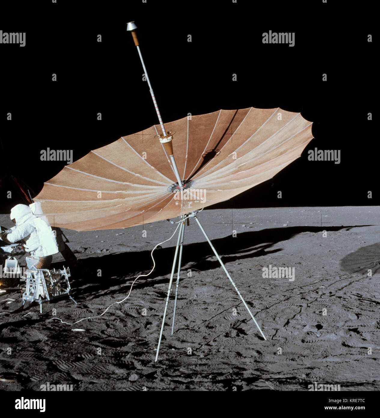 S-Band Antenne auf der Mondoberfläche - während der Apollo 12 Mission - 7/8 genommen Stockfoto