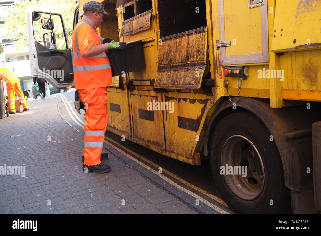 Oktober 2015 - Big Yellow garbge recycling Sortierung Lkw in Bristol UK. Stockfoto