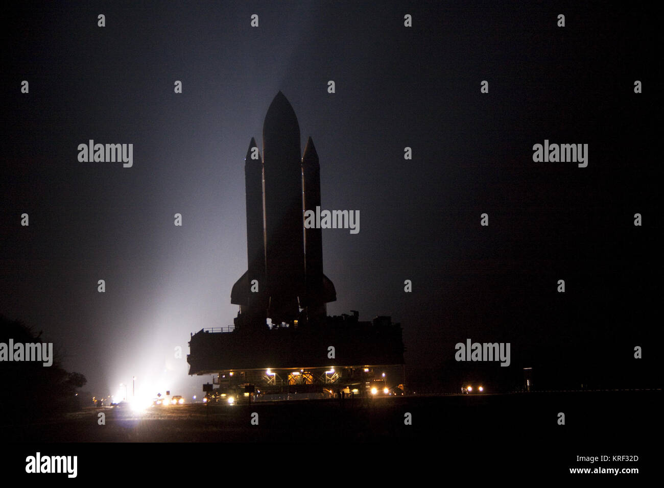 STS 132 rollout Apr 17. Stockfoto