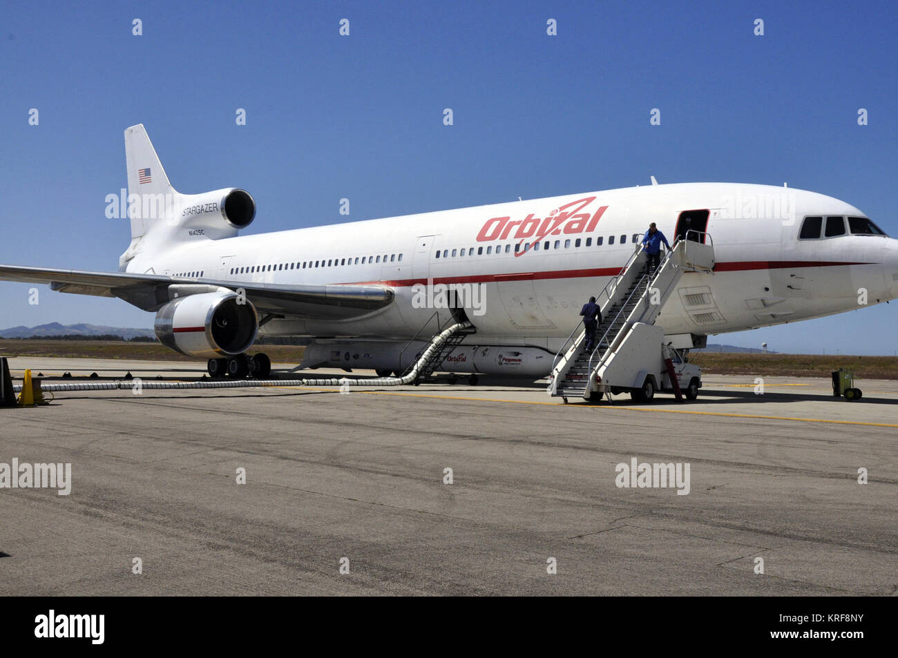 OSCs Lockheed L-1011 N 140 SC an Vandenberg AFB bei Vorbereitung für Pegasus Rakete starten Stockfoto