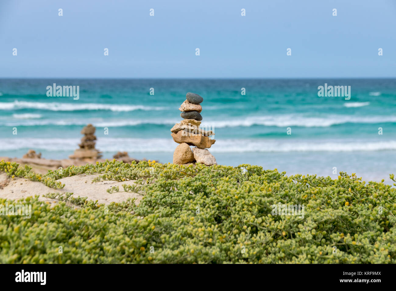 Stein Cairns im Cabo de Santa Maria Shipwreck Beach, Boa Esperanca oder Küste der Guten Hoffnung Strand Boa Vista, Kap Verde Stockfoto