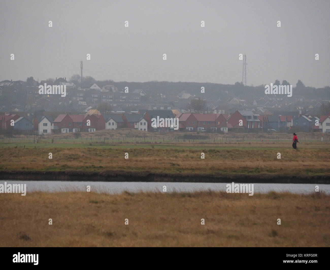 Sheerness, Kent, Großbritannien. 20 Dez, 2017. UK Wetter: Ein grauer Morgen mit Nieselregen und schlechte Sichtverhältnisse. Credit: James Bell/Alamy leben Nachrichten Stockfoto