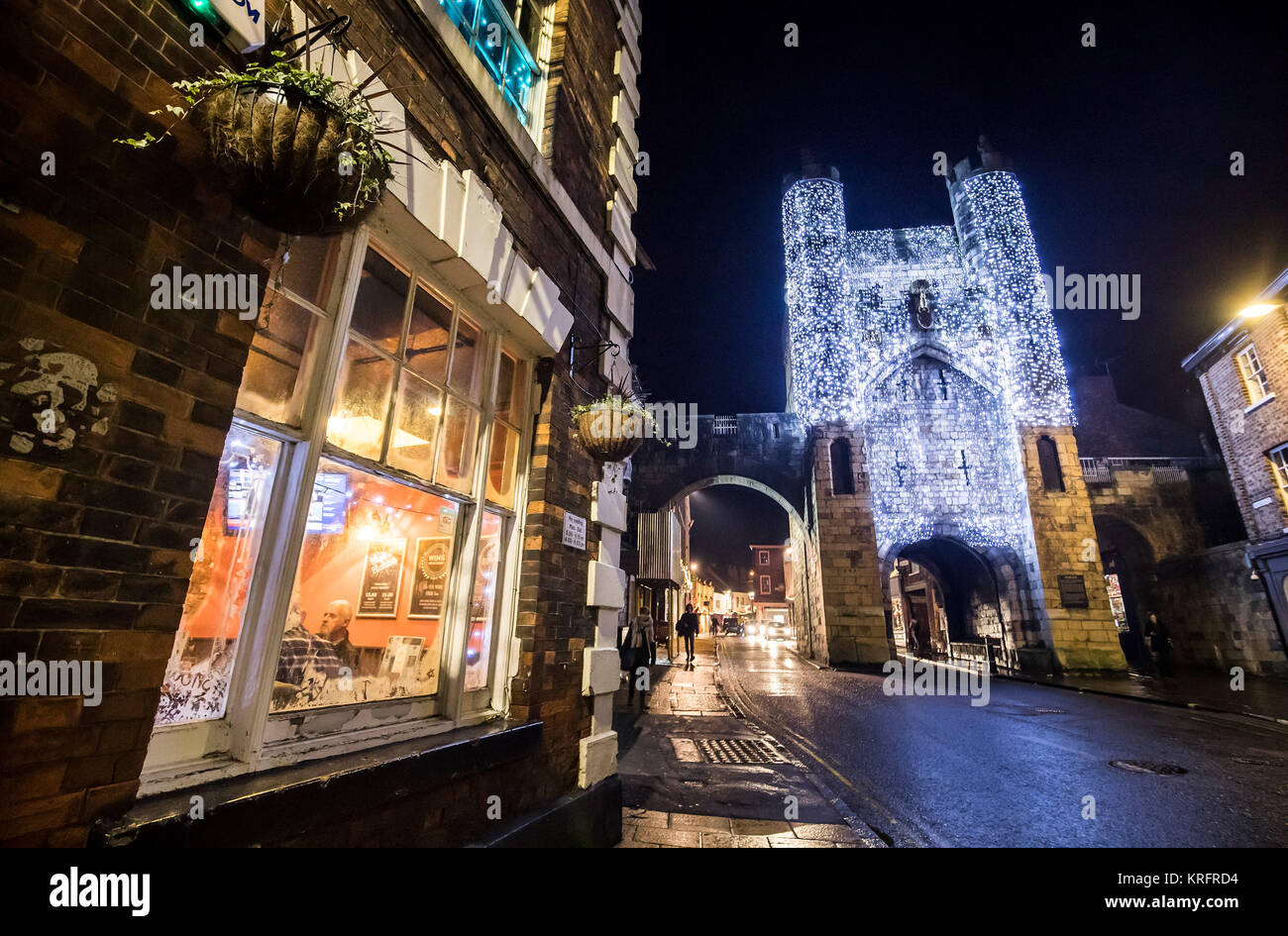 York, West Yorkshire, UK. 20 Dez, 2017. Beleuchtete historische Gates in der Stadt York, Yorkshire United Kingdom Credit: Charlotte Graham/ZUMA Draht/Alamy leben Nachrichten Stockfoto