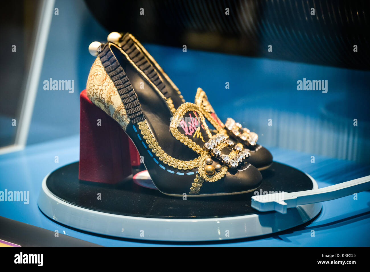Mailand, Italien - 24 September 2017: Dolce Gabbana Schuh in DNG in Mailand. Stockfoto