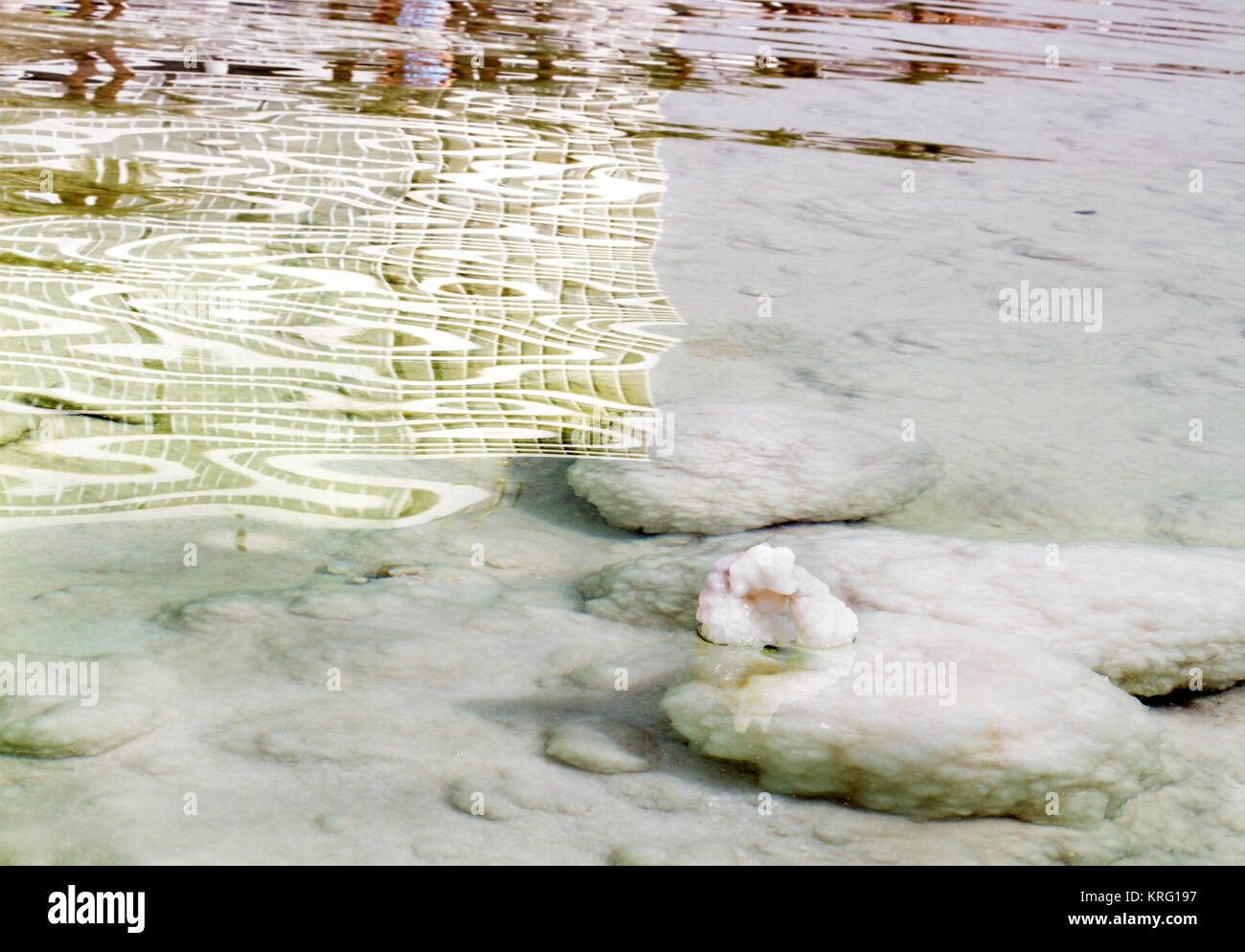 Reflexion der Beach Resort in Totes Meer, Israel Stockfoto