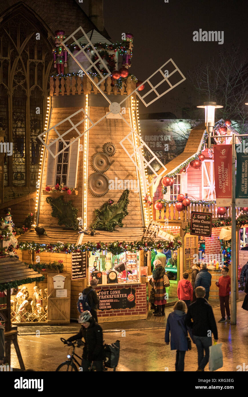 Blick auf den Weihnachtsmarkt in Cardiff, Wales Stockfoto