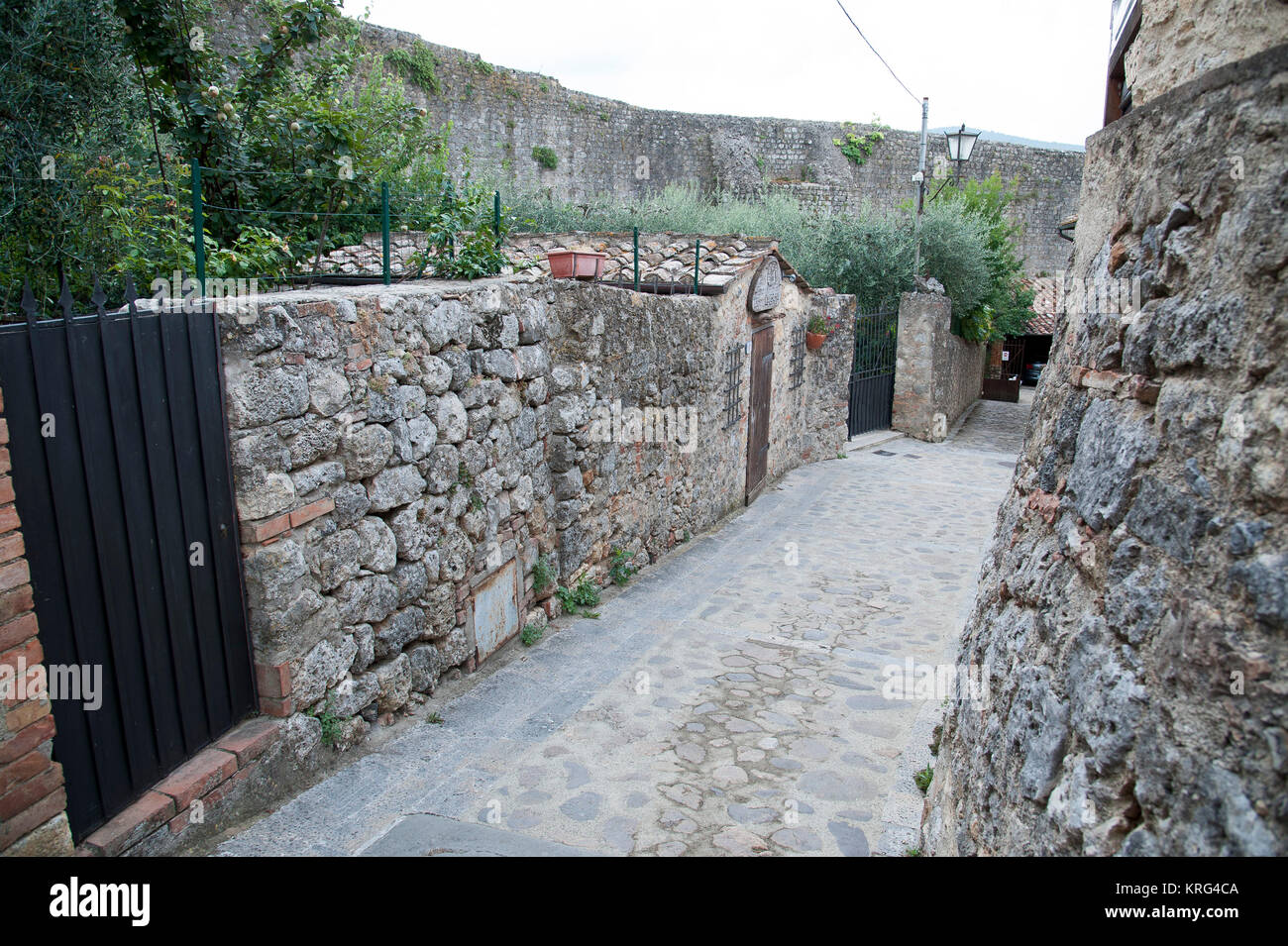 Mittelalterliche Stadt in Montespertoli, Toskana, Italien. 1. August 2016 © wojciech Strozyk/Alamy Stock Foto Stockfoto