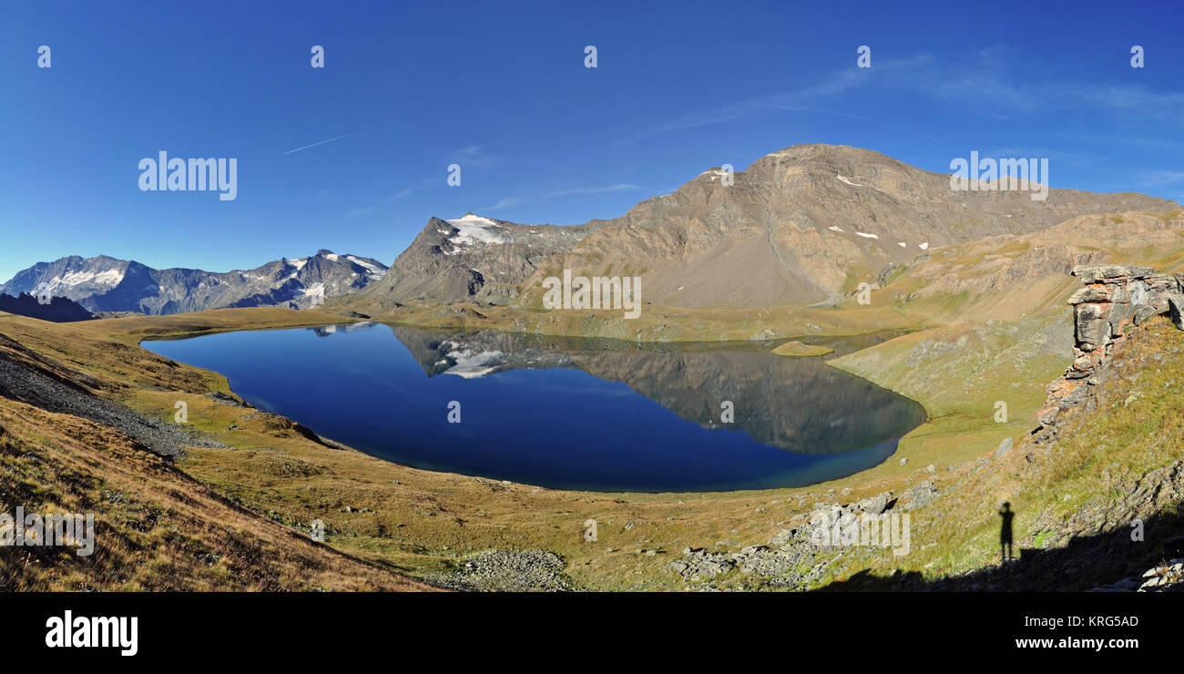 Bergsee in den Alpen graian Stockfoto