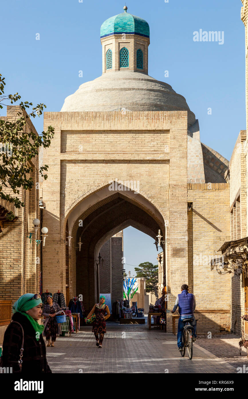 Der Eingang zum Basar (Trading Kuppeln), Buchara, Usbekistan Stockfoto