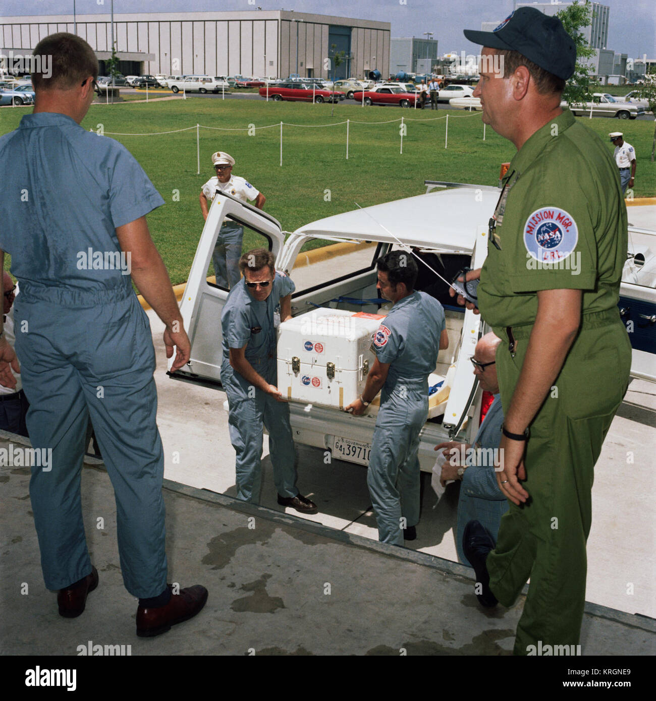 Die ersten Apollo 11 Sample return Container entladen Stockfoto