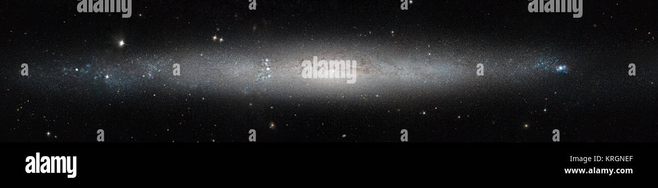 Dieses atemberaubende neue Bild von der NASA/ESA Hubble Space Telescope zeigt einen Teil des Himmels im Sternbild Canes Venatici (Jagdhunde). Obwohl diese Region des Himmels nicht ist die Heimat die stellare Schwergewichte, meist mit Stars der durchschnittlichen Helligkeit gefüllt, es enthält fünf Messier Objekte und zahlreiche faszinierende Galaxien - einschließlich NGC 5195, eine kleine Spiralgalaxie als eines der schönsten Galaxien sichtbar sein, und die in ihrer Nähe gelegenen interagierende Partner der Whirlpool Galaxie (heic 0506a). Die Schrulligen Sunflower Galaxy ist eine andere bemerkenswerte Galaxie in dieser Konstellation, Stockfoto