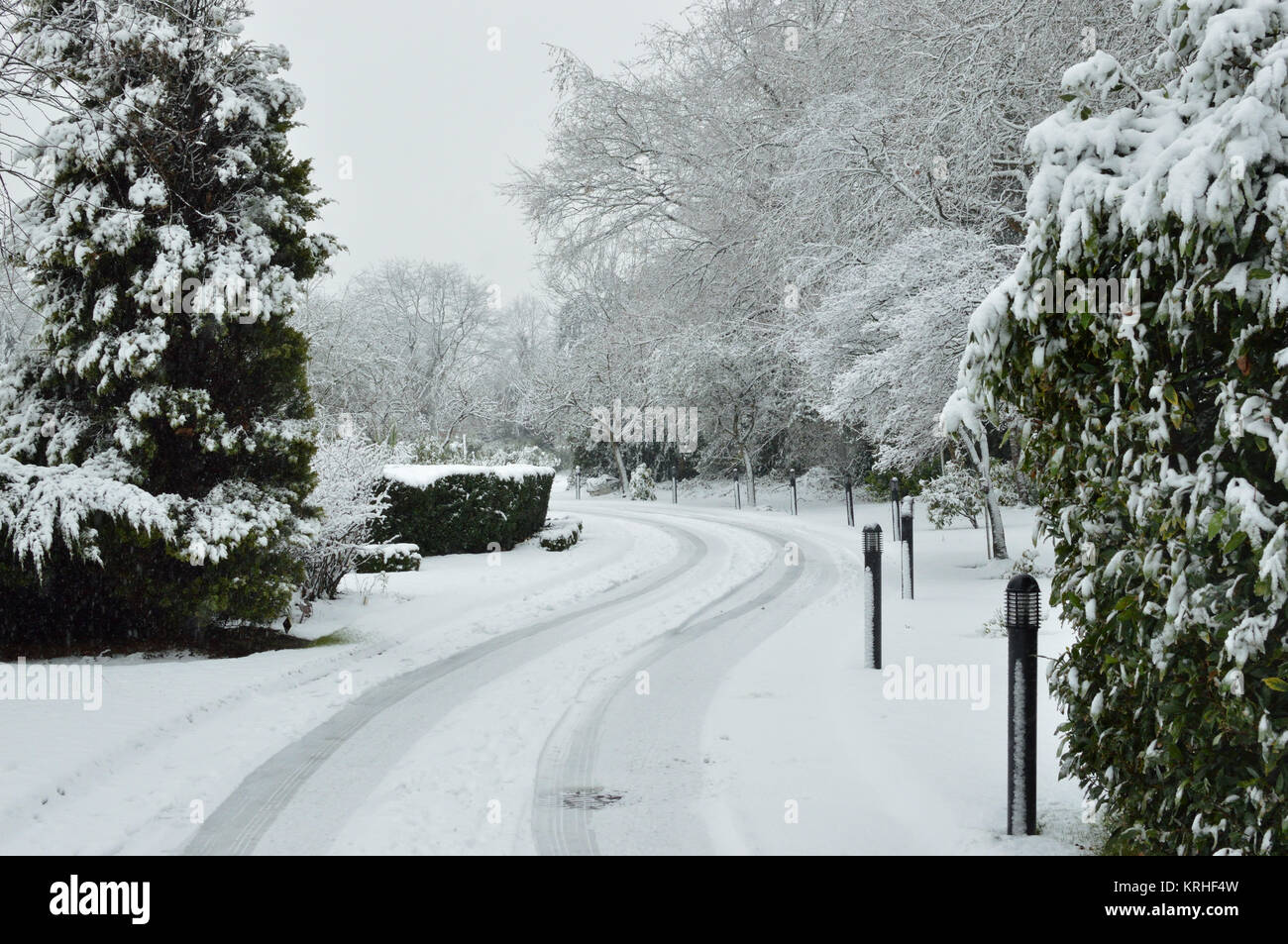 Weg durch den Schnee Stockfoto