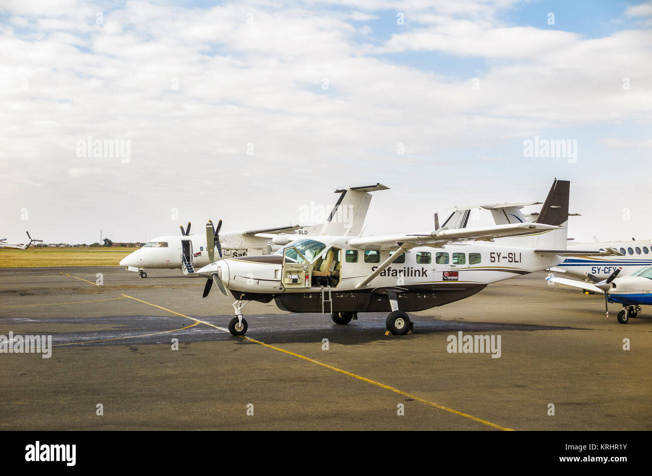 Flugreisen: Safarilink Leichtflugzeug, eine Cessna 208 Caravan, bei der Wilson Airport, Nairobi, in der Bereitschaft für eine Safari in die Masai Mara, Kenia Stockfoto